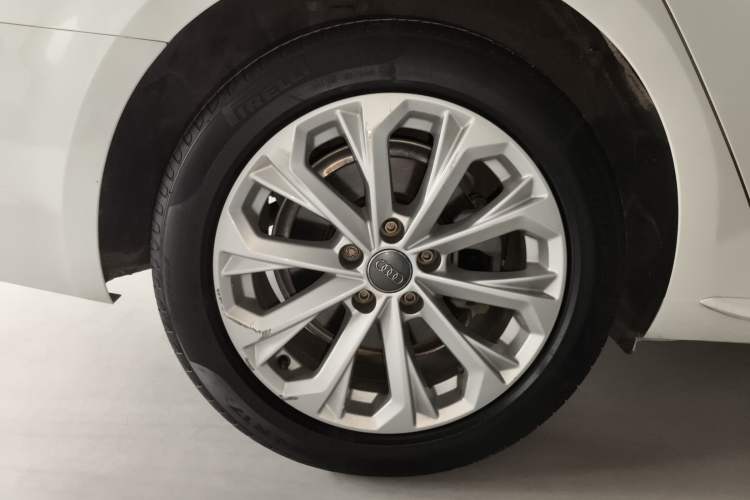 Used Audi A4L 2019 40 TFSI Ambition China VI Exterior 5
