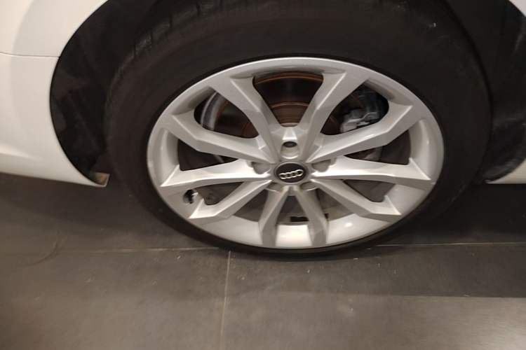 Used Audi A4L 2019 40 TFSI Fashion Version China V Exterior 5