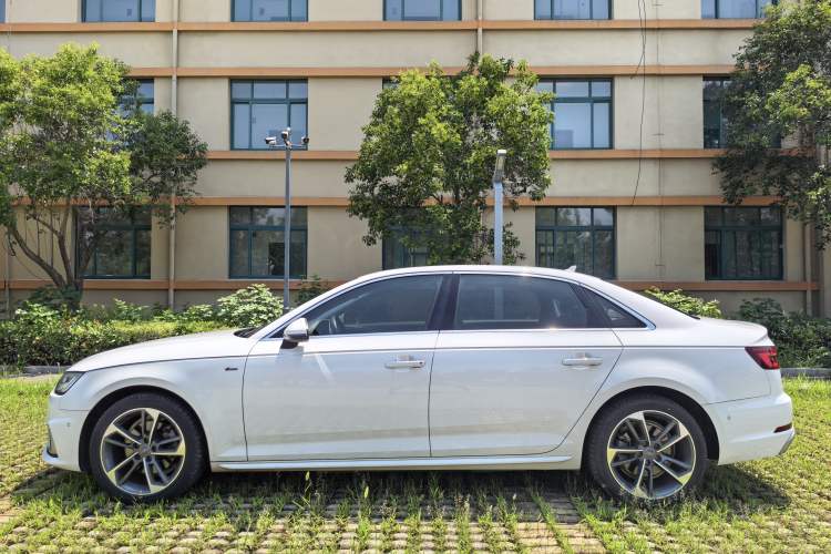 Used Audi A4L 2019 40 TFSI Fashion Edition China VI Emission Standard Exterior 7
