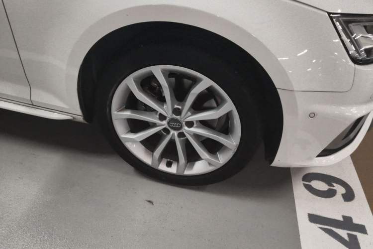 Used Audi A4L 2019 40 TFSI Fashion Edition China VI Emission Standard Exterior 7