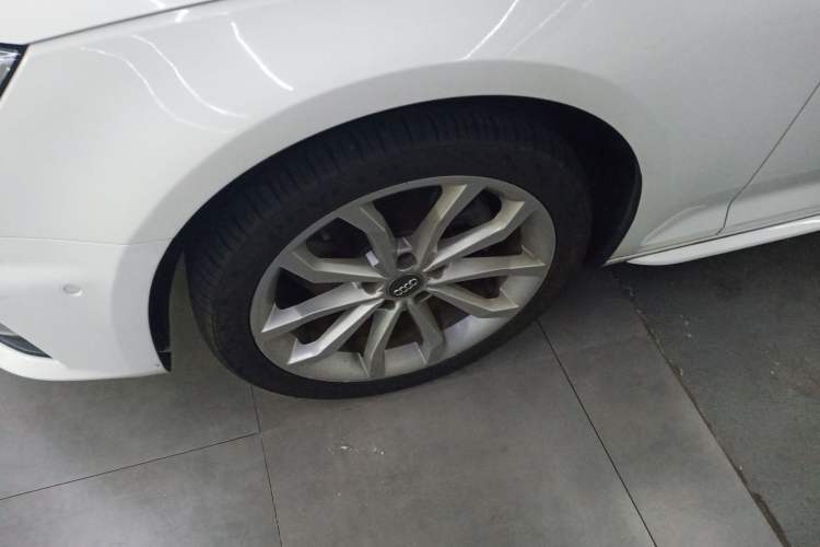 Used Audi A4L 2019 40 TFSI Fashion Edition China VI Emission Standard Exterior 7