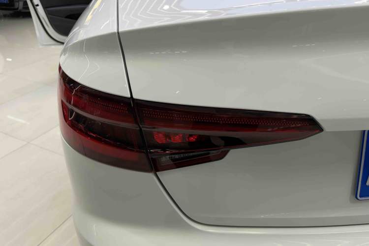 Used Audi A4L 2019 40 TFSI Fashion Edition China VI Emission Standard Exterior 8