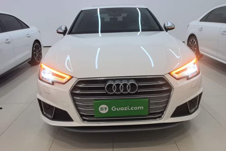Used Audi A4L 2019 40 TFSI Fashion Edition China VI Emission Standard Front