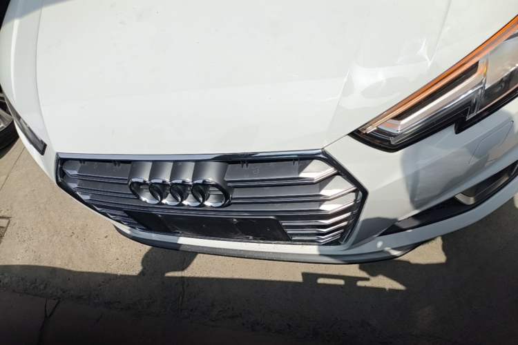 Used Audi A4L 2019 40 TFSI Fashion Edition China VI Emission Standard Front