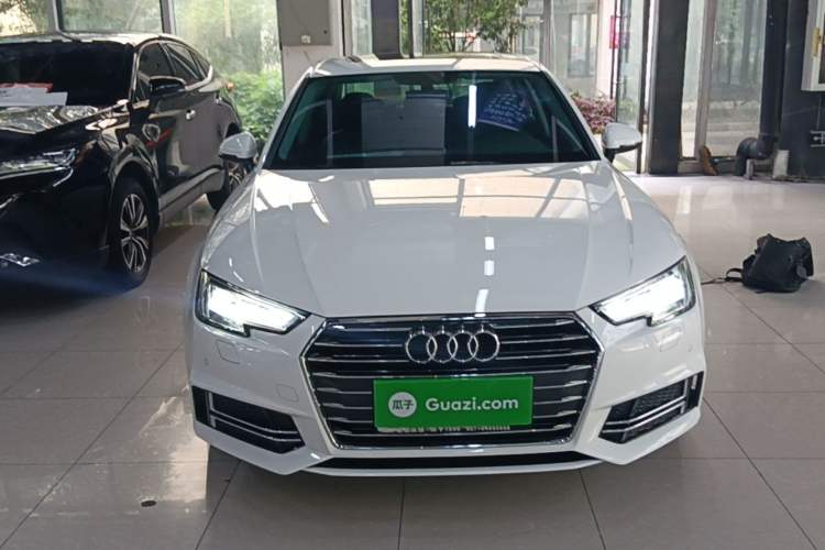Used Audi A4L 2019 40 TFSI Ambition China VI Front