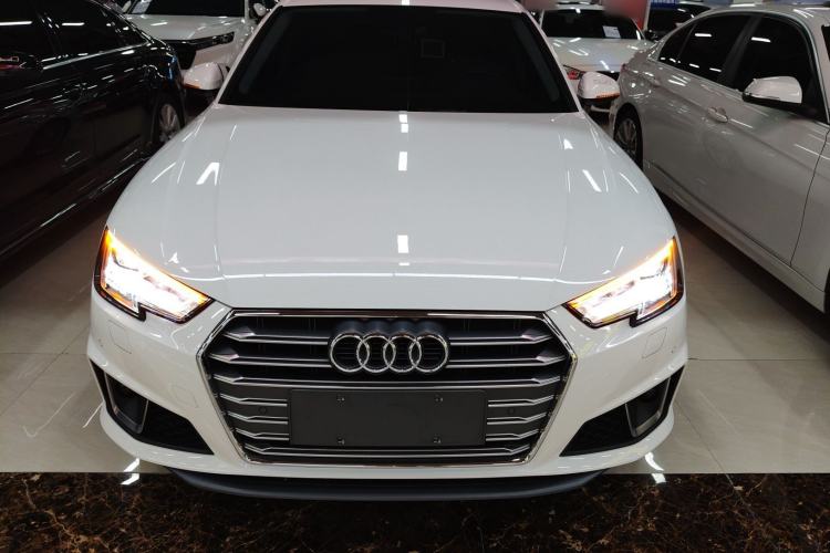 Used Audi A4L 2019 40 TFSI Fashion Edition China VI Emission Standard Front