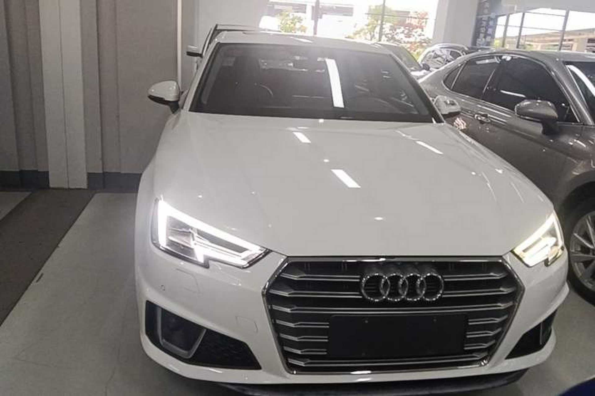 Used Audi A4L 2019 40 TFSI Fashion Edition China VI Emission Standard Front