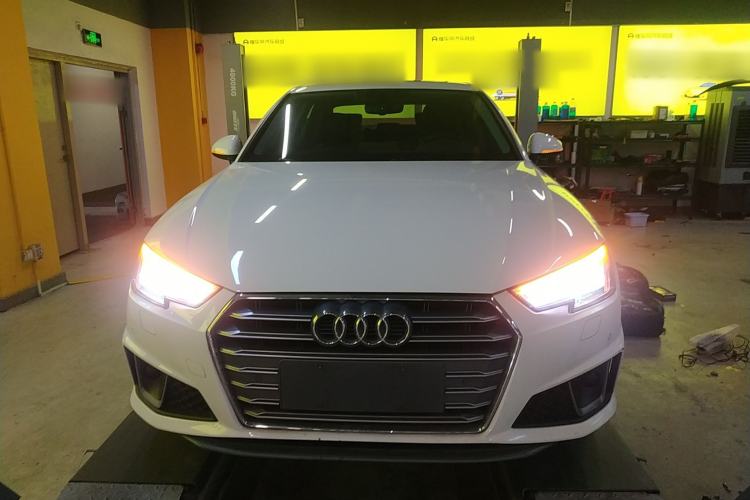 Used Audi A4L 2019 40 TFSI Fashion Edition China VI Emission Standard Front