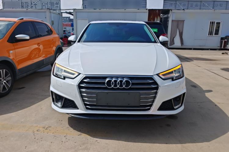 Used Audi A4L 2019 40 TFSI Fashion Edition China VI Emission Standard Front
