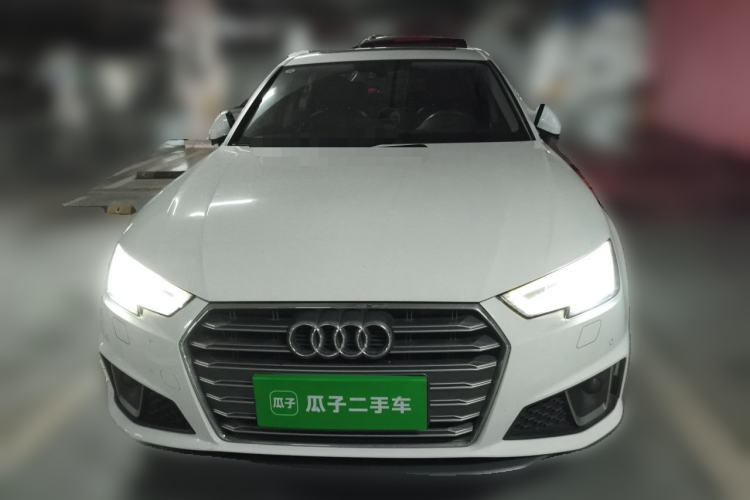 Used Audi A4L 2019 40 TFSI Fashion Edition China VI Emission Standard Front