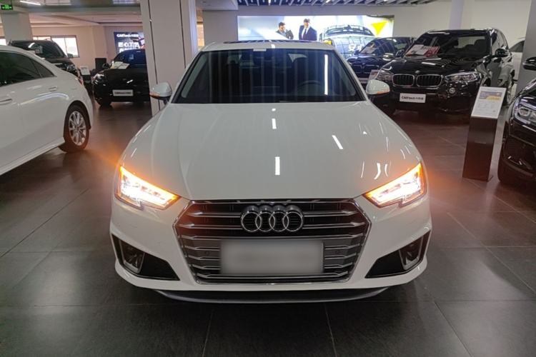 Used Audi A4L 2019 40 TFSI Fashion Edition China VI Emission Standard Front