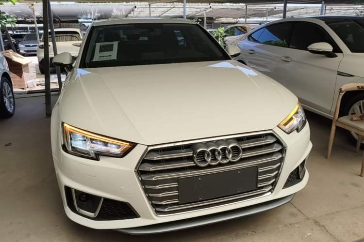 Used Audi A4L 2019 40 TFSI Fashion Edition China VI Emission Standard Front