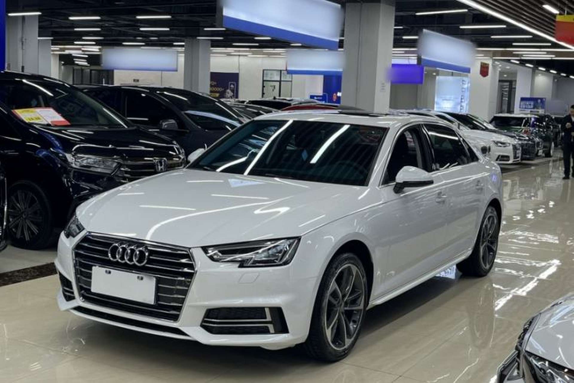 Used Audi A4L 2019 40 TFSI Ambition China VI Front Left 45 Deg