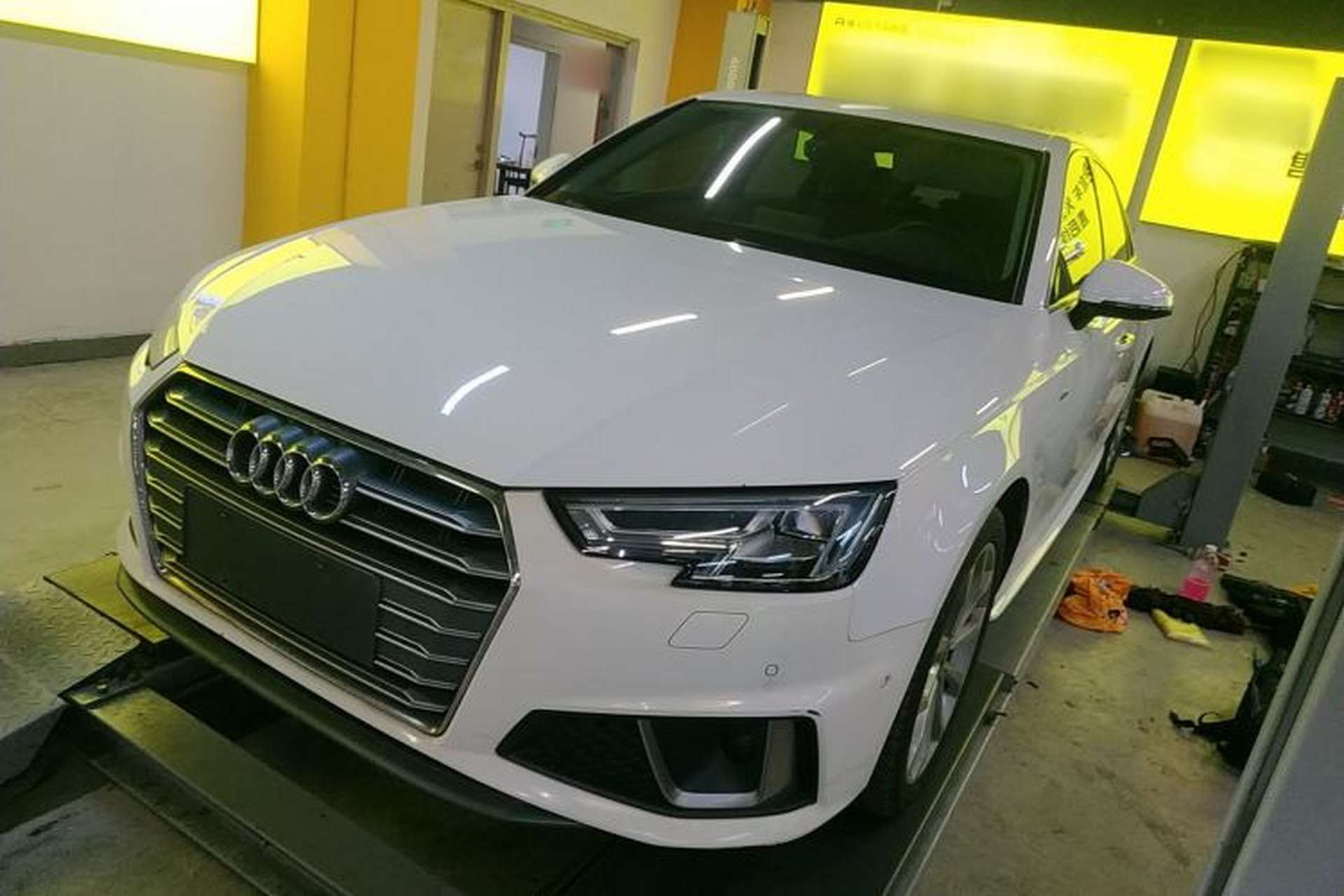 Used Audi A4L 2019 40 TFSI Fashion Edition China VI Emission Standard Front Left 45 Deg