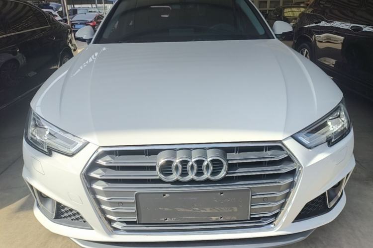 Used Audi A4L 2019 40 TFSI Fashion Edition China VI Emission Standard Front