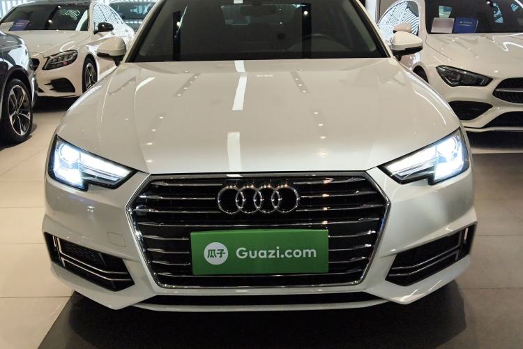 Used Audi A4L 2019 40 TFSI Ambition China VI Front