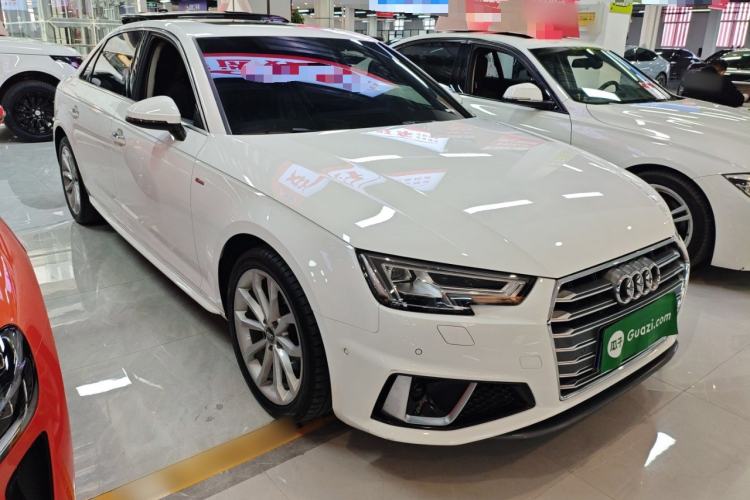 Used Audi A4L 2019 40 TFSI Fashion Edition China VI Emission Standard Front Right 45 Deg