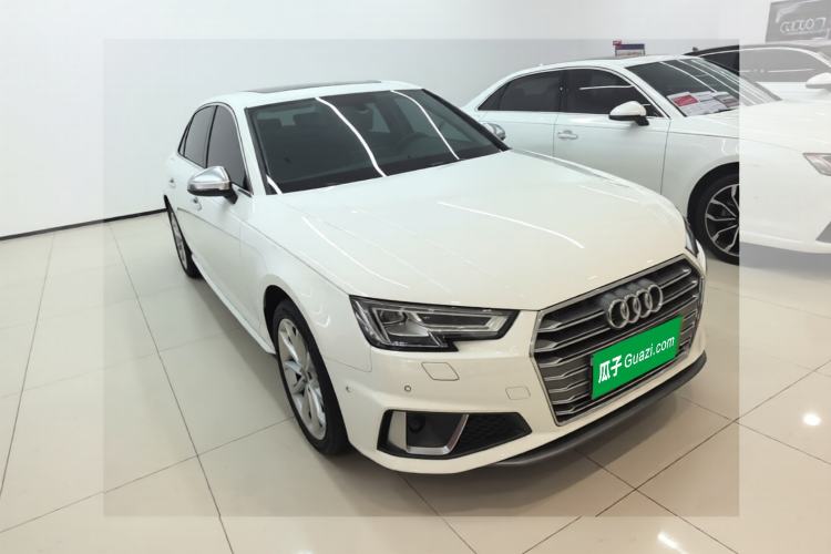 Used Audi A4L 2019 40 TFSI Fashion Edition China VI Emission Standard Front Right 45 Deg