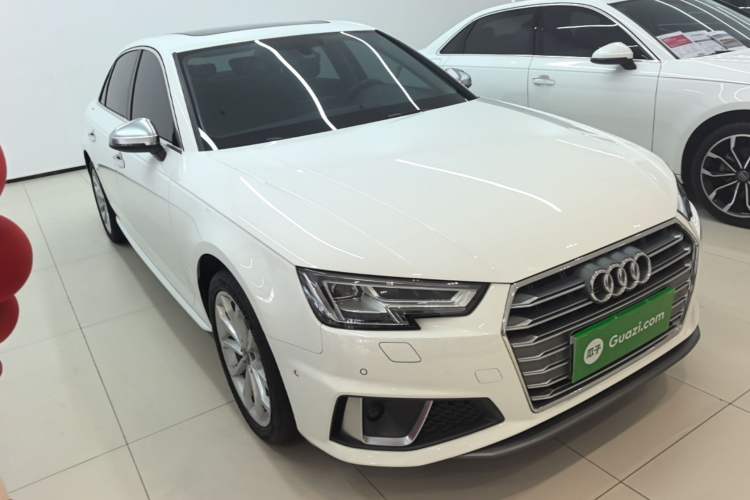Used Audi A4L 2019 40 TFSI Fashion Edition China VI Emission Standard Front Right 45 Deg