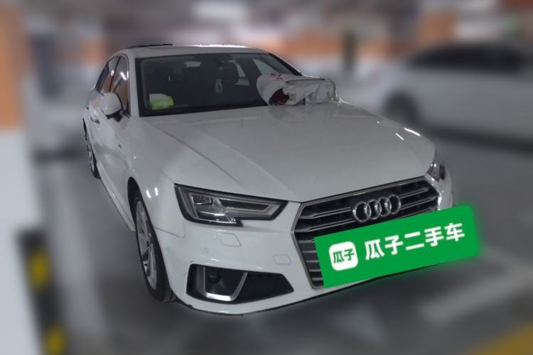 Used Audi A4L 2019 40 TFSI Fashion Edition China VI Emission Standard Front Right 45 Deg
