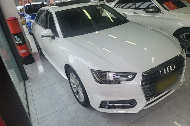 Used Audi A4L 2019 40 TFSI Ambition China VI Front Right 45 Deg