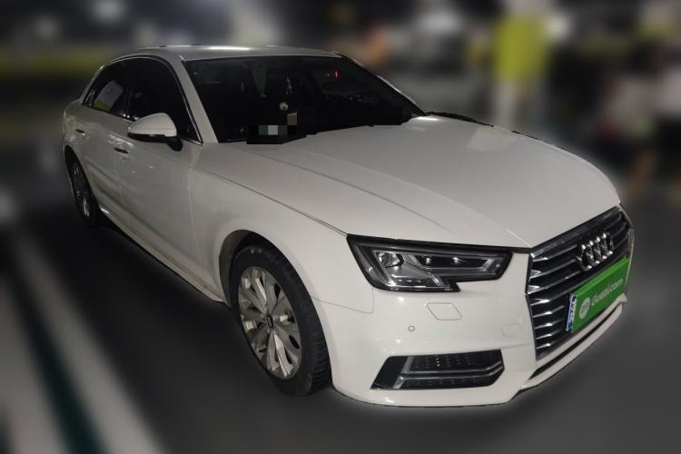 Used Audi A4L 2019 40 TFSI Ambition China VI Front Right 45 Deg