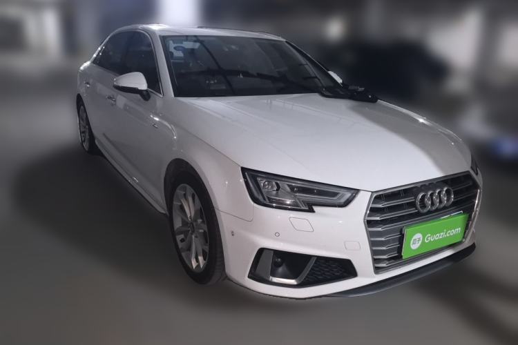 Used Audi A4L 2019 40 TFSI Fashion Edition China VI Emission Standard Front Right 45 Deg