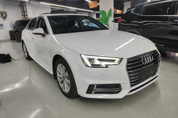 Used Audi A4L 2019 40 TFSI Ambition China VI Front Right 45 Deg