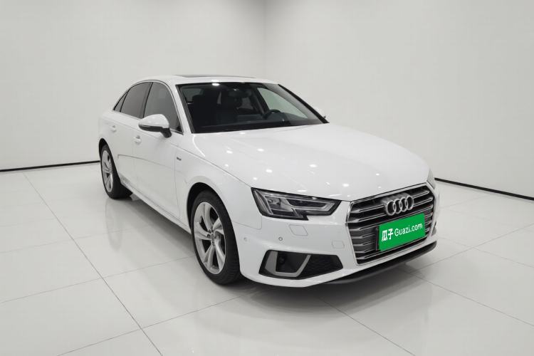 Used Audi A4L 2019 40 TFSI Fashion Edition China VI Emission Standard Front Right 45 Deg