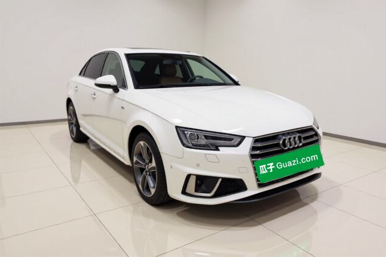 Used Audi A4L 2019 40 TFSI Fashion Edition China VI Emission Standard Front Right 45 Deg