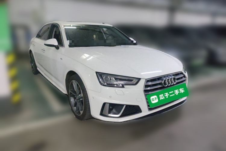 Used Audi A4L 2019 40 TFSI Fashion Edition China VI Emission Standard Front Right 45 Deg