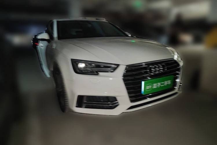 Used Audi A4L 2019 40 TFSI Fashion Edition China VI Emission Standard Front Right 45 Deg