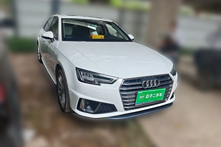 Used Audi A4L 2019 40 TFSI Fashion Edition China VI Emission Standard Front Right 45 Deg