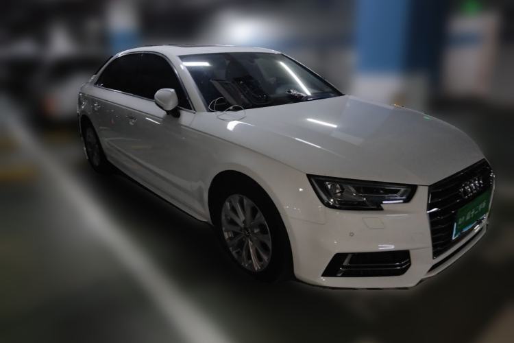 Used Audi A4L 2019 40 TFSI Ambition China VI Front Right 45 Deg
