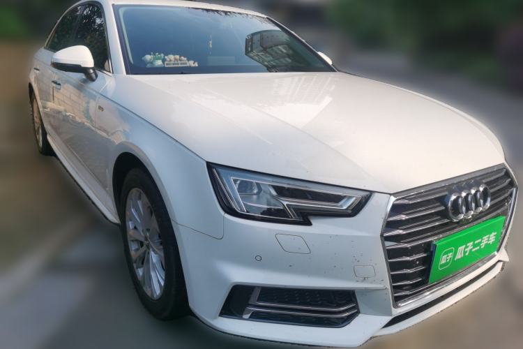Used Audi A4L 2019 40 TFSI Ambition China VI Front Right 45 Deg