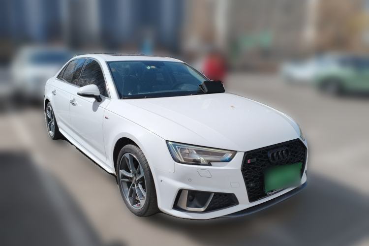 Used Audi A4L 2019 40 TFSI Fashion Edition China VI Emission Standard Front Right 45 Deg