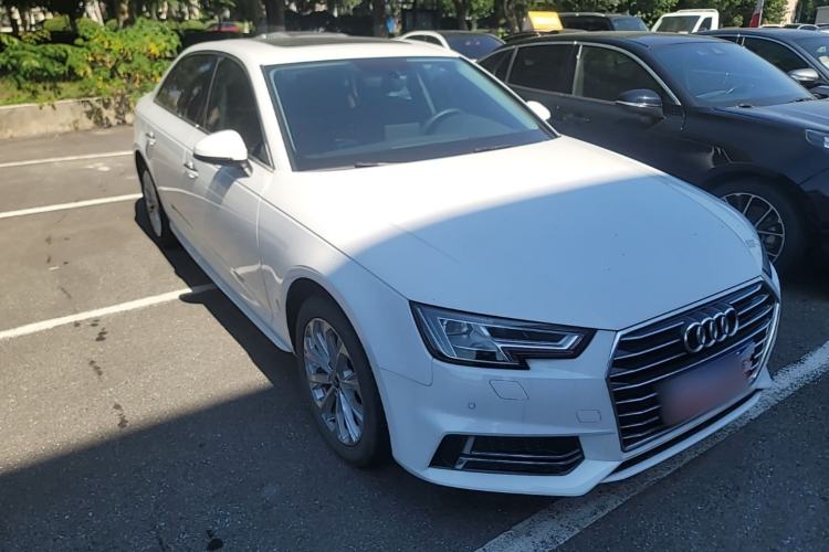 Used Audi A4L 2019 40 TFSI Ambition China VI Front Right 45 Deg