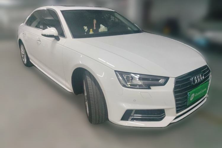 Used Audi A4L 2019 40 TFSI Ambition China VI Front Right 45 Deg