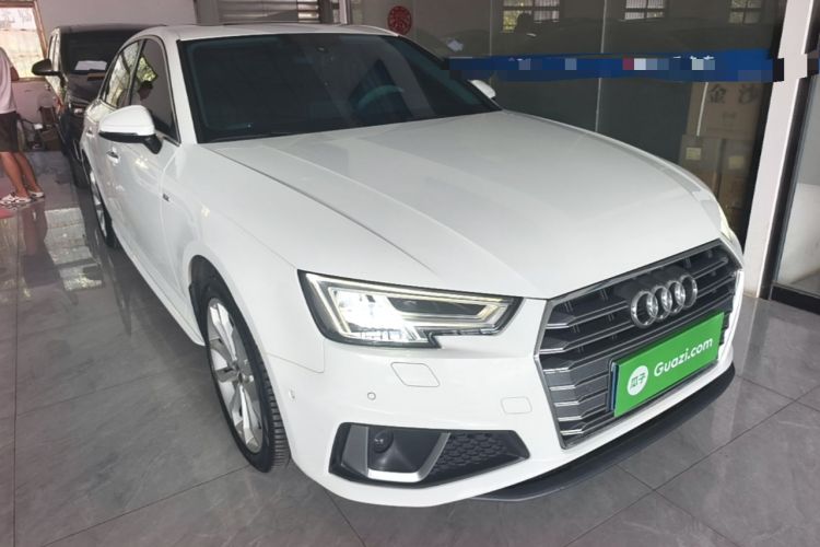 Used Audi A4L 2019 40 TFSI Fashion Edition China VI Emission Standard Front Right 45 Deg