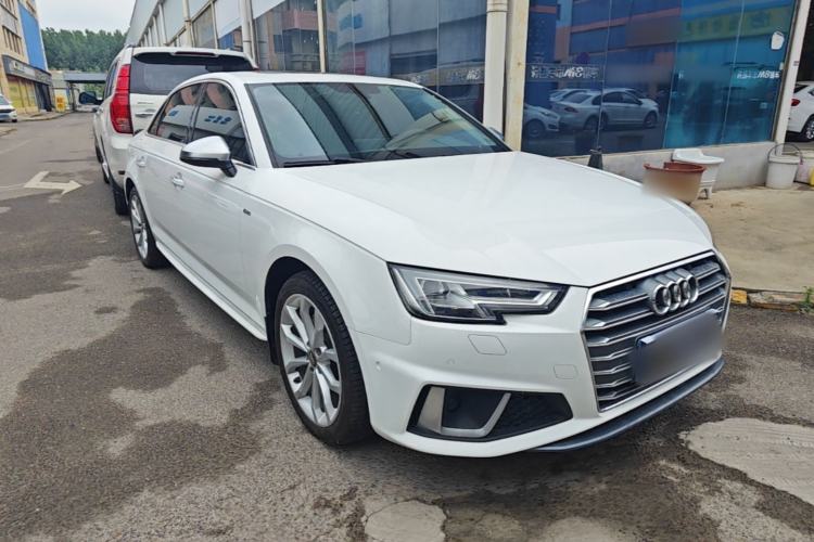Used Audi A4L 2019 40 TFSI Fashion Edition China VI Emission Standard Front Right 45 Deg