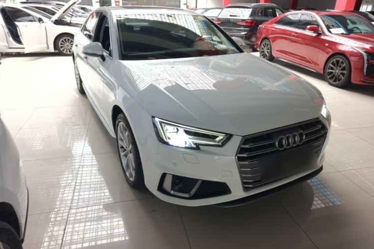 Used Audi A4L 2019 40 TFSI Fashion Edition China VI Emission Standard Front Right 45 Deg