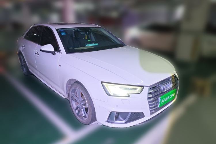 Used Audi A4L 2019 40 TFSI Fashion Edition China VI Emission Standard Front Right 45 Deg