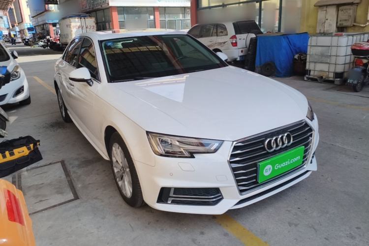 Used Audi A4L 2019 40 TFSI Ambition China VI Front Right 45 Deg