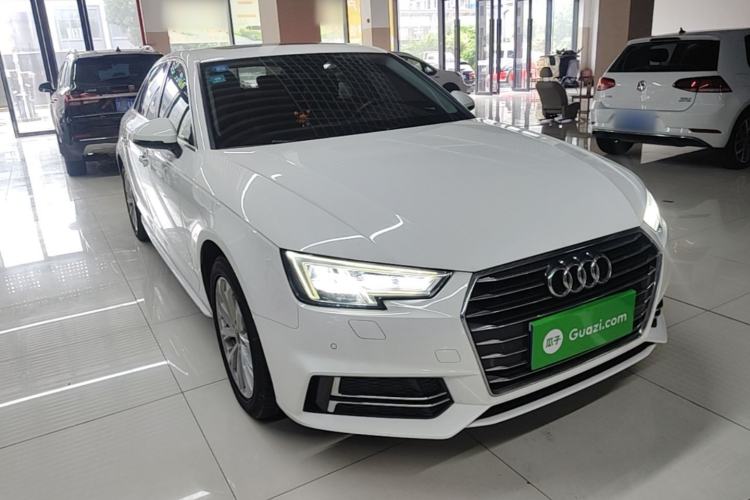 Used Audi A4L 2019 40 TFSI Ambition China VI Front Right 45 Deg