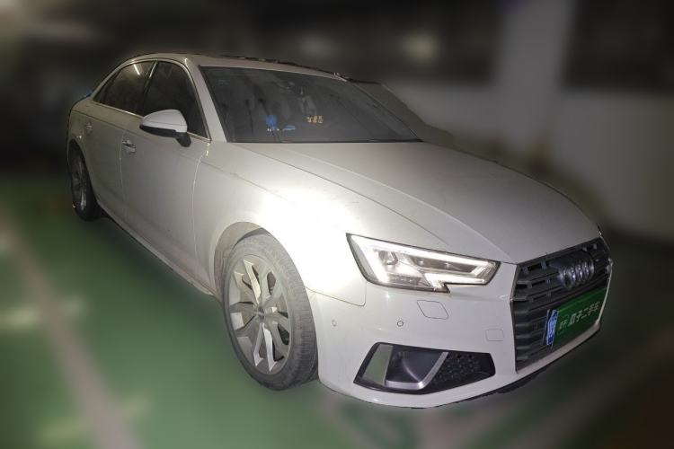 Used Audi A4L 2019 40 TFSI Fashion Edition China VI Emission Standard Front Right 45 Deg