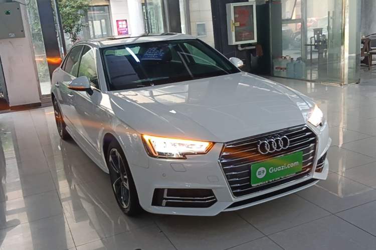 Used Audi A4L 2019 40 TFSI Ambition China VI Front Right 45 Deg