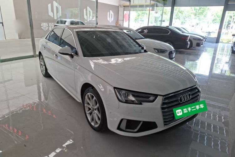 Used Audi A4L 2019 40 TFSI Fashion Edition China VI Emission Standard Front Right 45 Deg