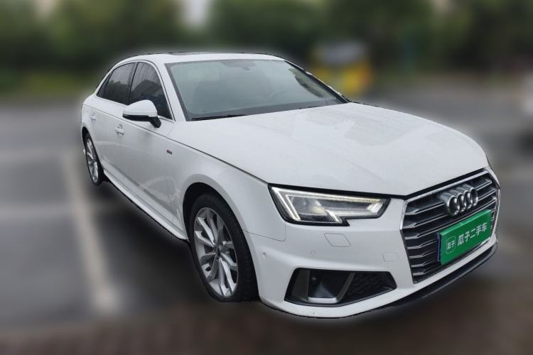 Used Audi A4L 2019 40 TFSI Fashion Edition China VI Emission Standard Front Right 45 Deg