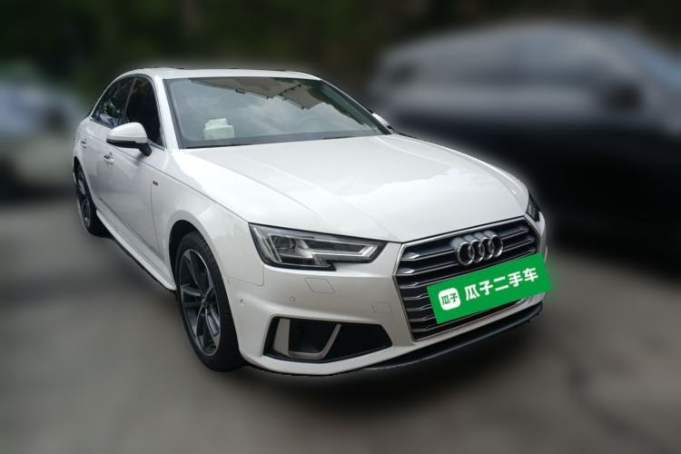 Used Audi A4L 2019 40 TFSI Fashion Edition China VI Emission Standard Front Right 45 Deg