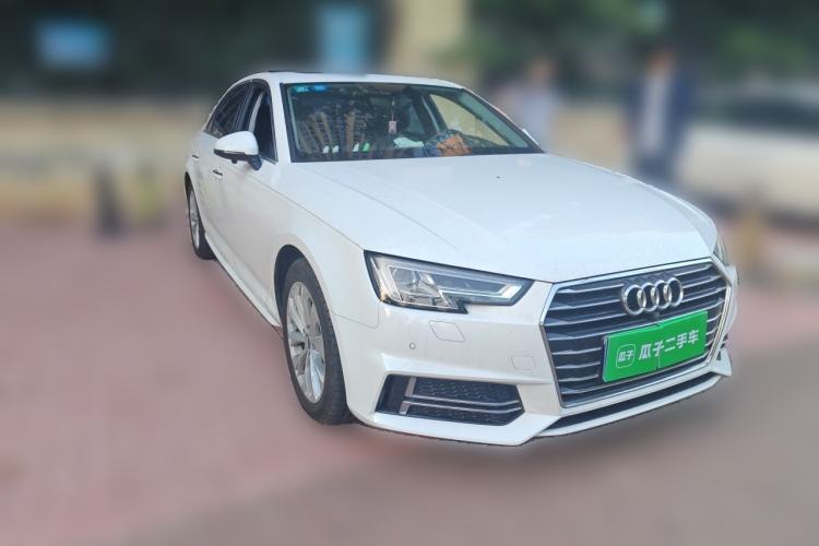 Used Audi A4L 2019 40 TFSI Ambition China VI Front Right 45 Deg
